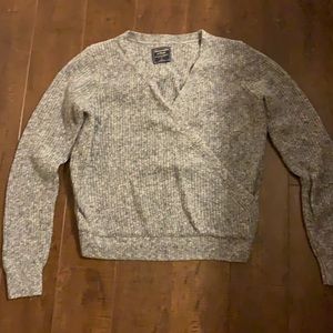 Grey Abercrombie and Fitch v-neck sweater